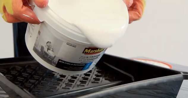 Налив фарби в лоток