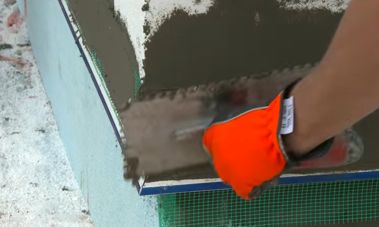 Нанесення клею на сітку