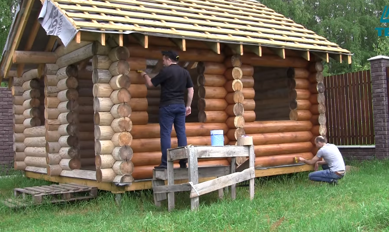 Нанесення лаку