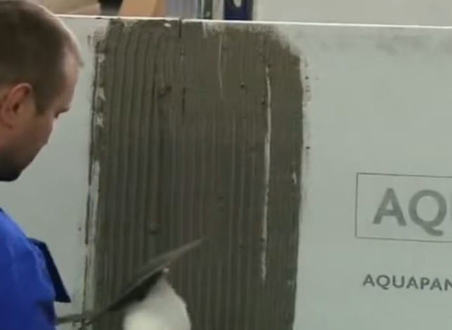 Нанесення штукатурно-клейової суміші