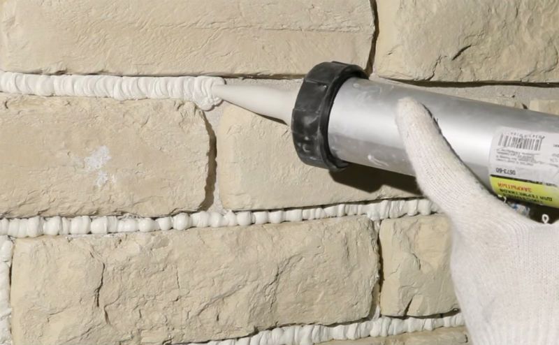 Нанесення затірки зі шприца