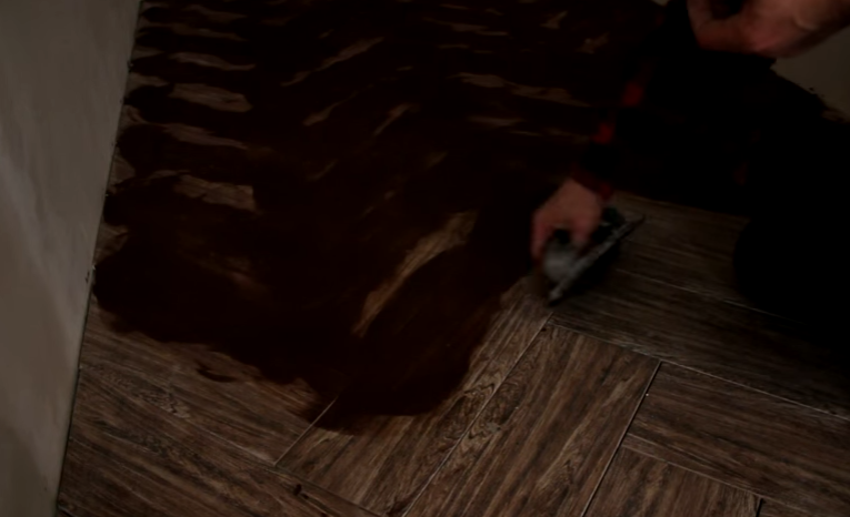 Нанесення затірки