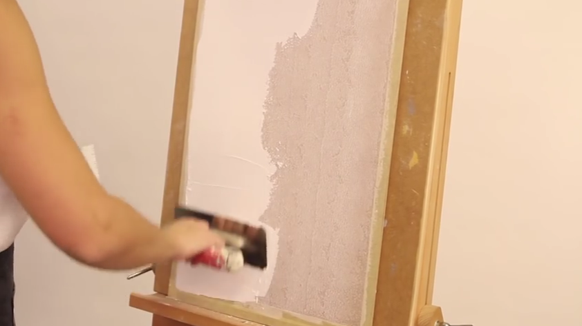 Нанесіть фарбу шпателем