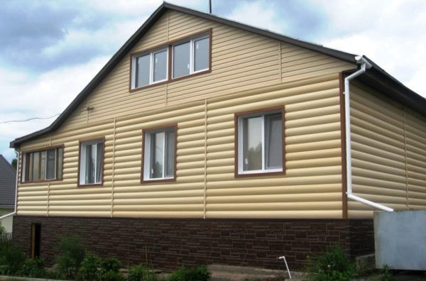 Облицювання дерев'яним сайдингом