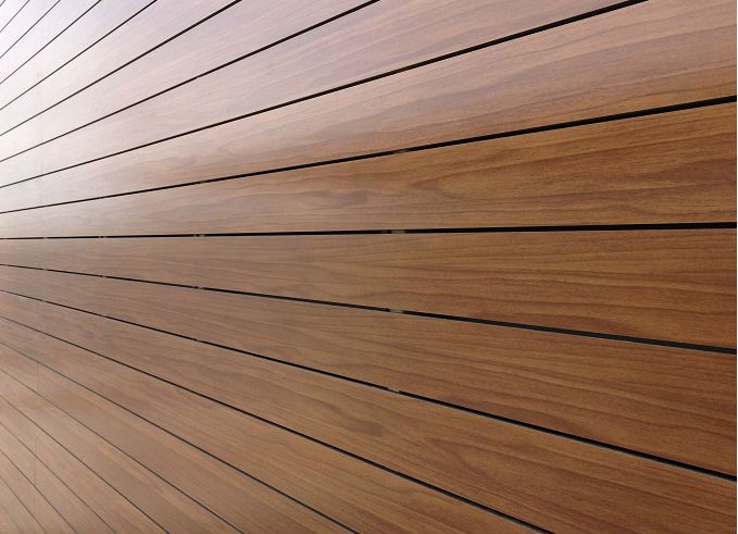 Фасадні панелі під дерево