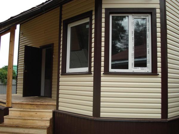 Оздоблення сайдингом. Обшивка будинку сайдингом