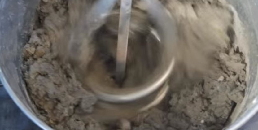 Перемішуємо дрилем з насадкою-міксером.