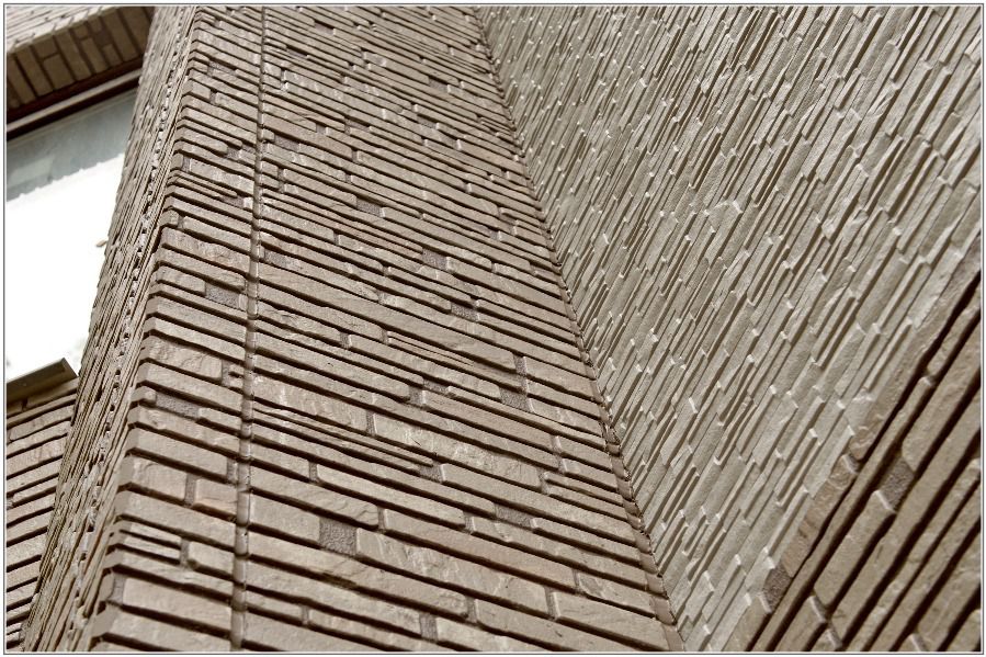 Панелі можна монтувати без обрешітки