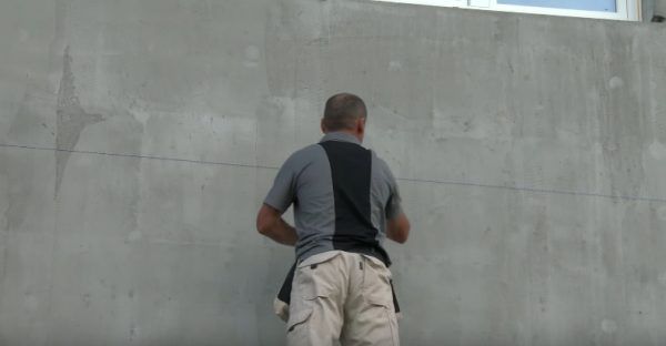 Перехід між поверхами позначають прямою лінією