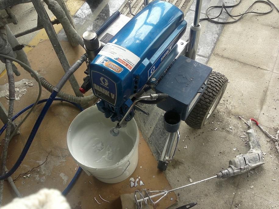 Перед застосуванням фарбу перемішайте