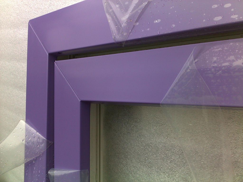 Пластикові вікна також можуть бути кольоровими