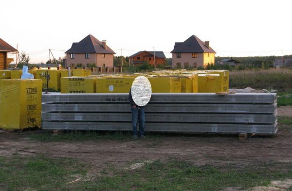 Плити перекриття також на місці