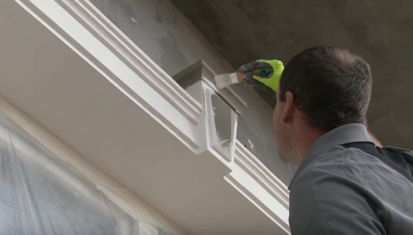 Фарбування декоративних елементів фасаду