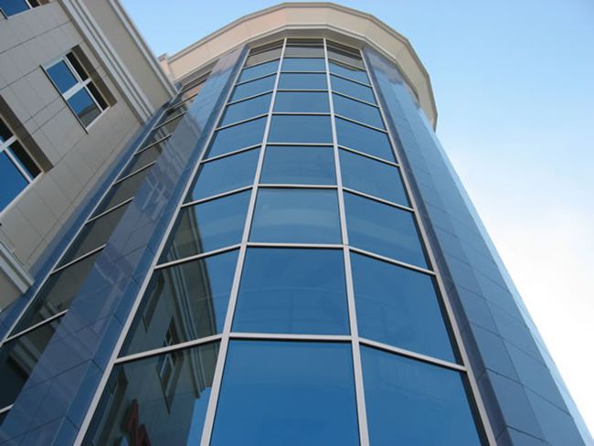 Напівструктурні фасади з алюмінієвих профілів