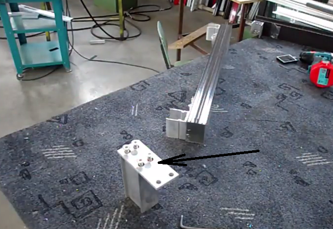 Прикрутіть пластину