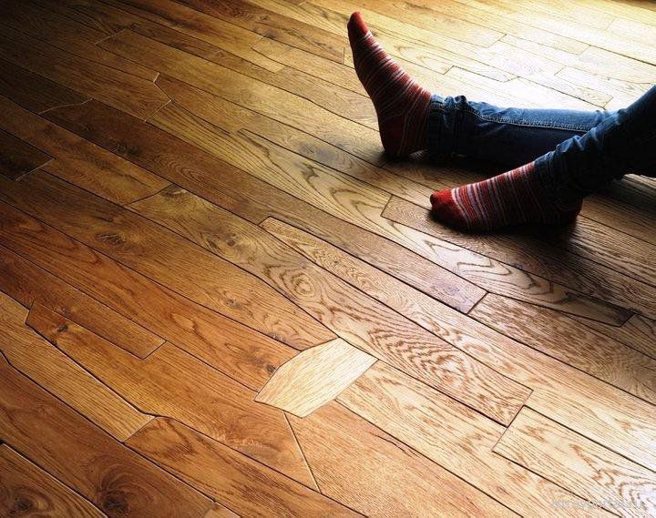 Приклад дерев'яної підлоги, що підходить для стилю прованс