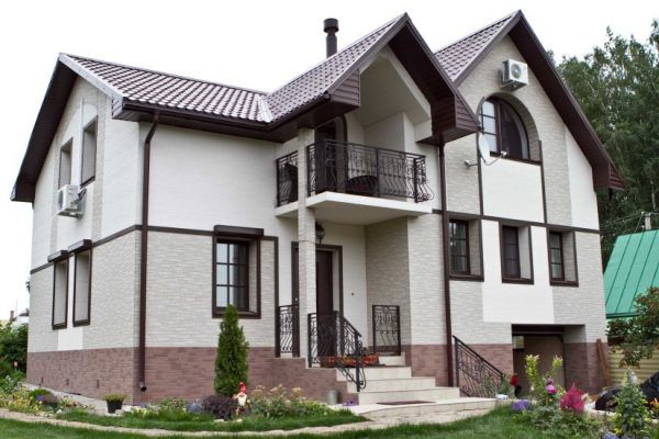 Приклад обробки фасаду японськими панелями