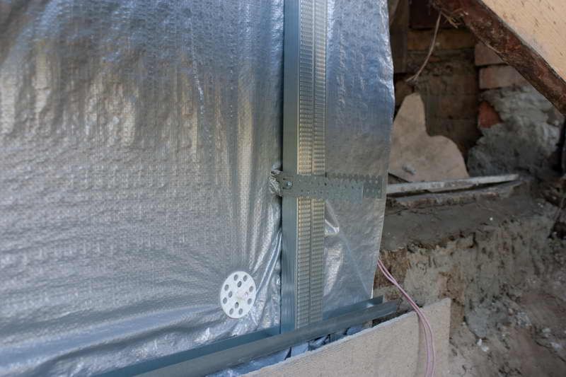 Профіль 60х27 спирається на горизонталь 28х27