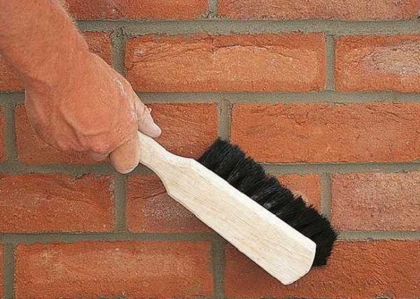 Ручне очищення фасаду