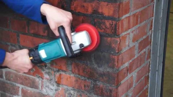 Зрізання виступу шліфувальним кругом