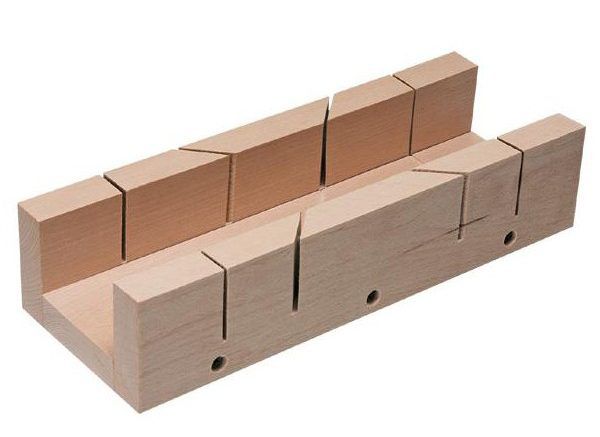 Ящик для укосів своїми руками з дерева з готовими вирізами з боків