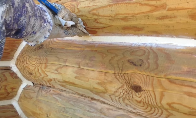 Видалення надлишків герметика шпателем