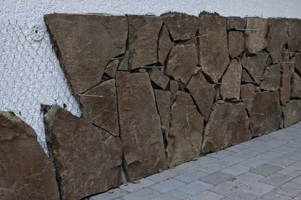 Укладання природного каменю