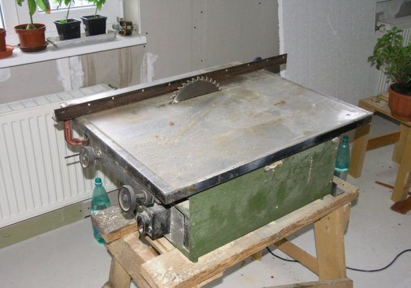 Універсальний деревообробний верстат