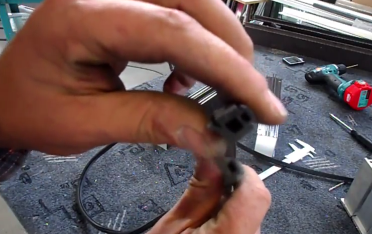 Пломби можуть бути різної товщини