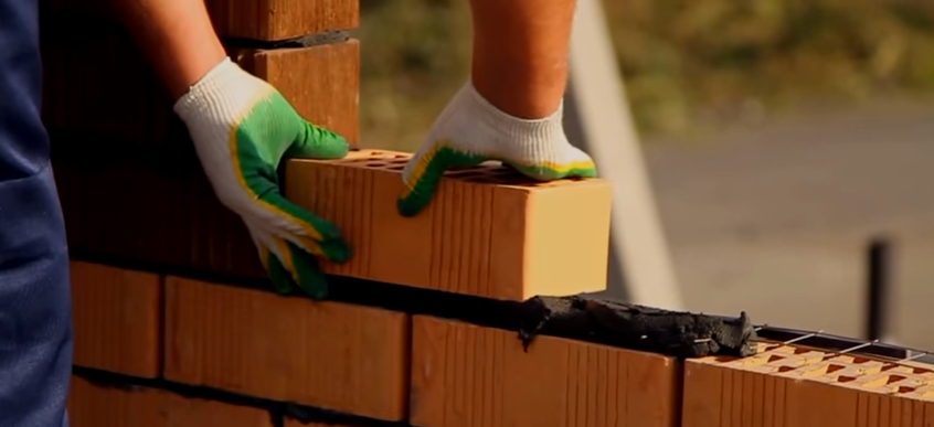 Встановлення цегли в ряд