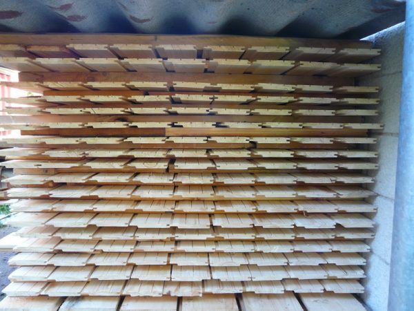 Підкладка складається рівними стопками