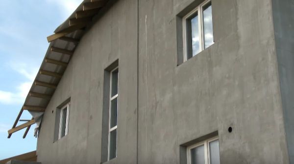 Спочатку необхідно підготувати стіни