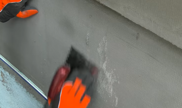 Вирівнювання засохлого клею, видалення провисань