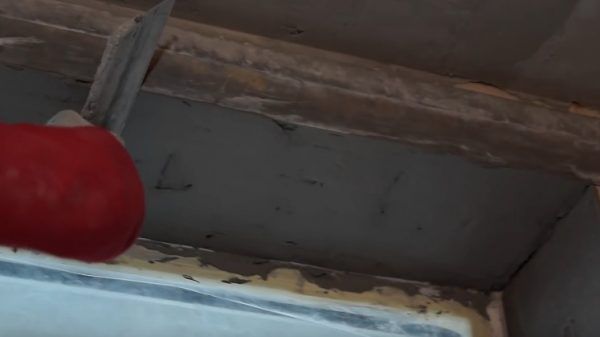 Розрівнювання штукатурної суміші