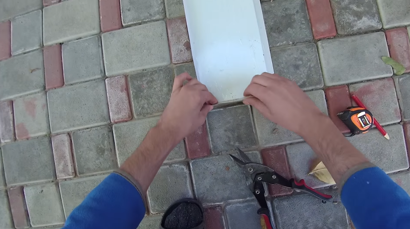 Зігніть край припливу