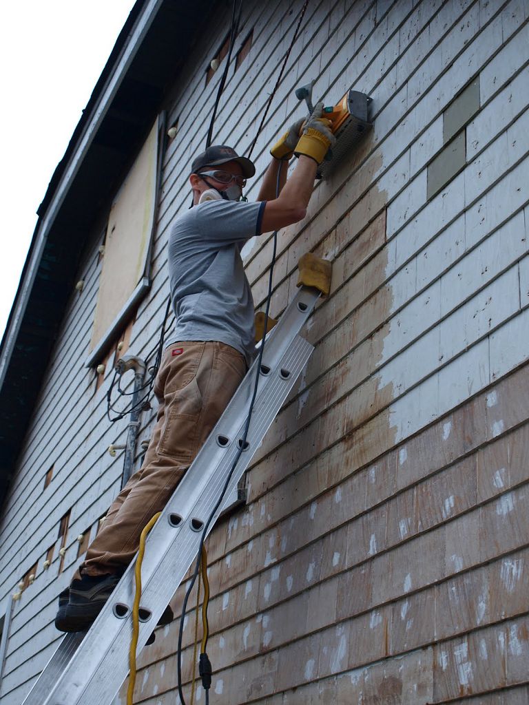 Чистка фасаду електромашиною