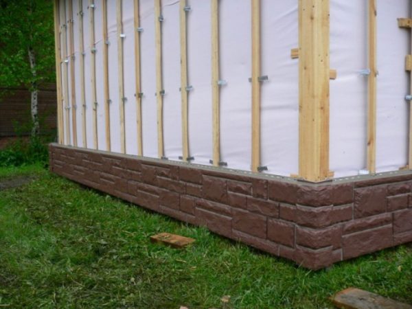 Вініловий сайдинг для фасаду будинку зі зрозумілою схемою монтажу