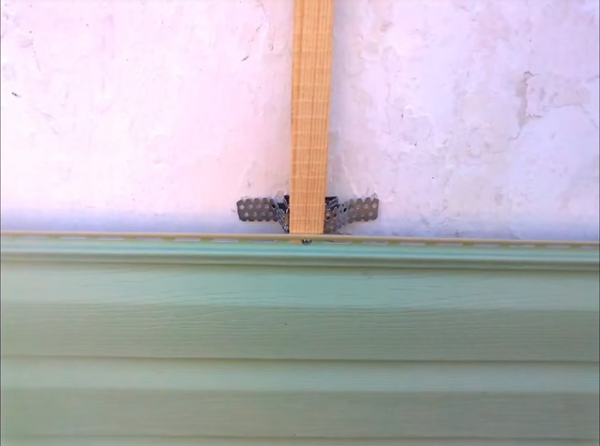 Вініловий сайдинг для фасаду будинку зі зрозумілою схемою монтажу