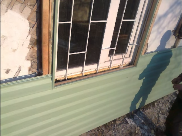 Вініловий сайдинг для фасаду будинку зі зрозумілою схемою монтажу