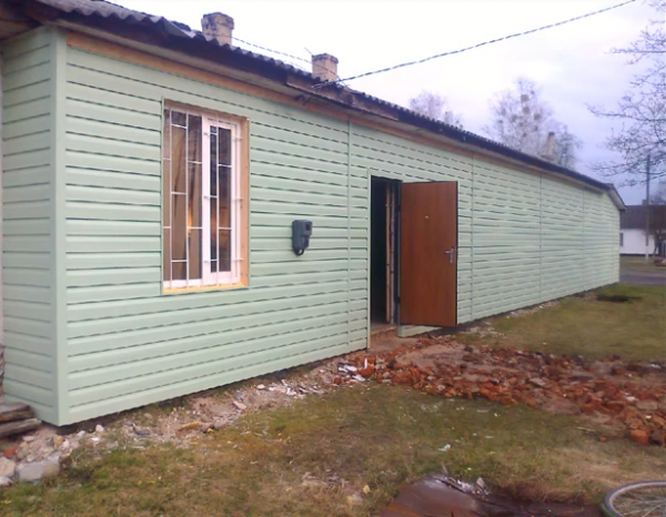 Вініловий сайдинг для фасаду будинку зі зрозумілою схемою монтажу