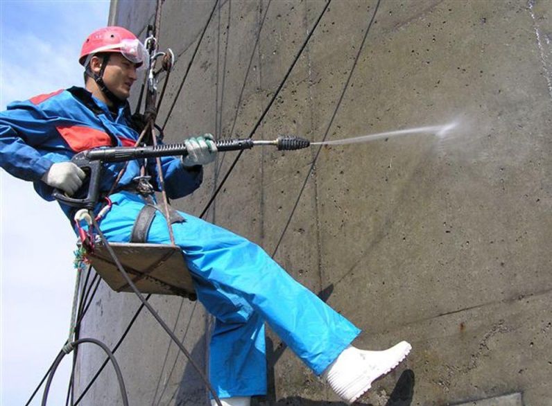 Миття фасаду