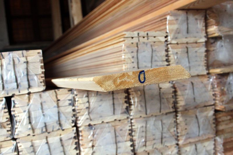 Скошена дошка з модрини