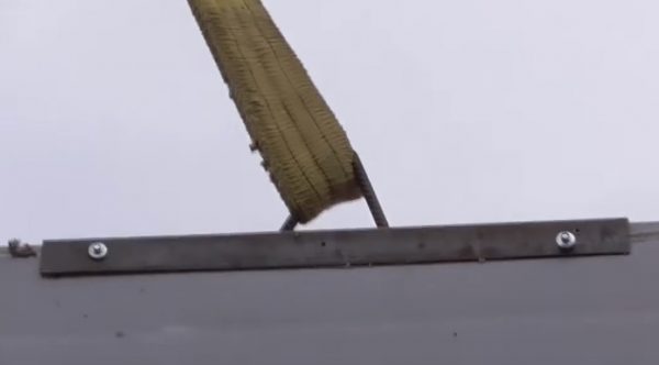 Будівельники часто використовують саме цей захватний інструмент.