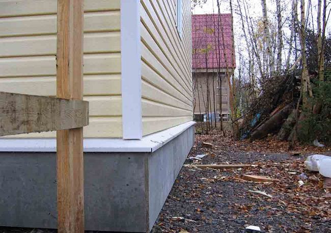 Готовий бетонний цоколь